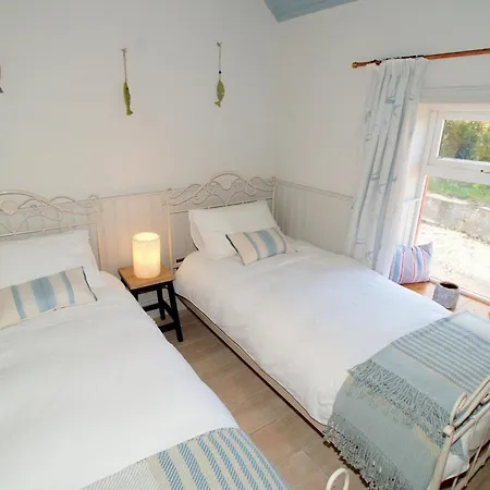 펜션 The Sea House 던글로